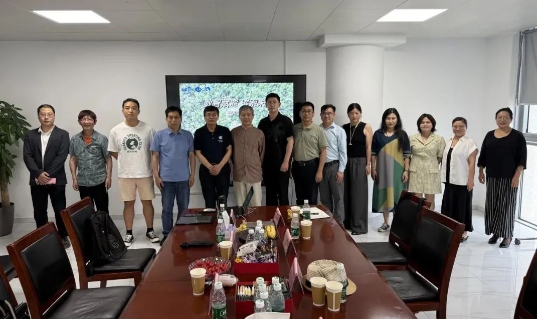 合影微信图片_20250620102659.jpg